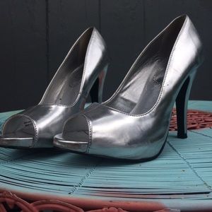 XAPPEAL silver high heels