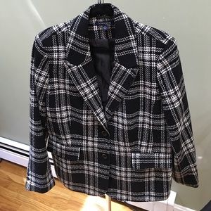 Chadwick's classic wool blazer in black in white