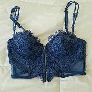 Victoria secret lined demi buste
