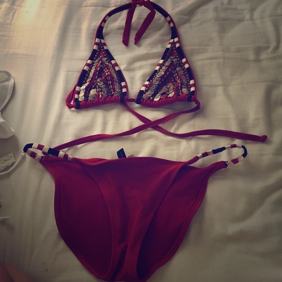 VIX bikini size small but fits like a large :/