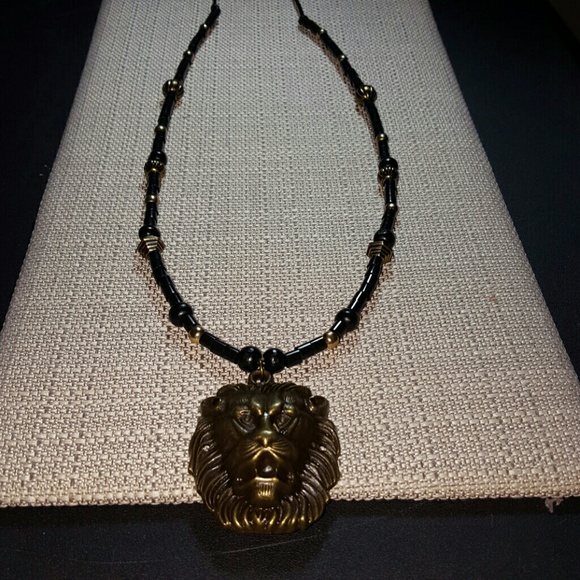 Antique Bronze Pewter Lion Head necklace - Picture 2 of 4