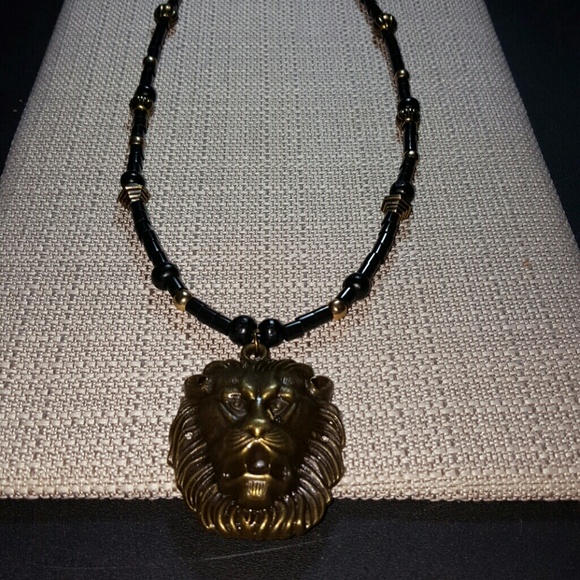 Antique Bronze Pewter Lion Head necklace - Picture 3 of 4