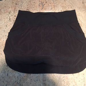 Lululemon Skirt. Black size 4