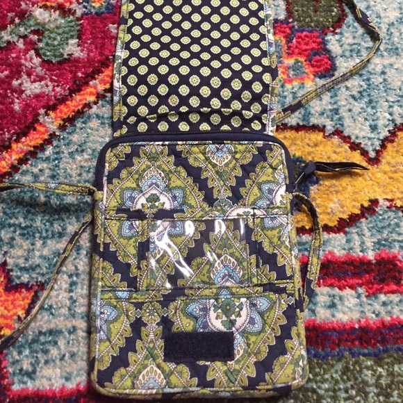 Vera Bradley Crossbody - Picture 2 of 3
