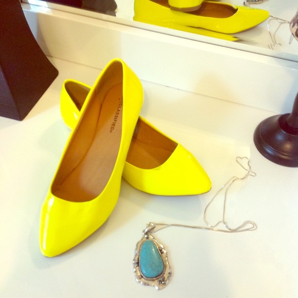 City Classified Shoes - Bright Yellow Patent Flat- Pointed Toe- Size 8.5