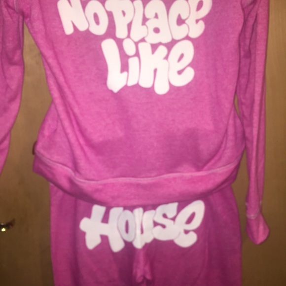 Pink jogging suit for house music - Picture 3 of 3