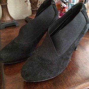 Anne Klein Shoes - Anne Klein black suede booties. Like new Anne Klein Shoes - Anne Klein black suede booties. Like new