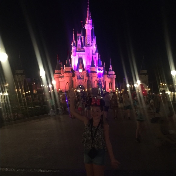 Meet your Posher, Olivia - Picture 1 of 1