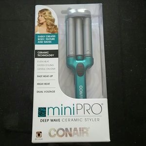 NIB Conair mini pro deep wave ceramic styler