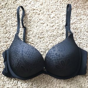 Black Victoria's Secret Push-Up Bra 32D