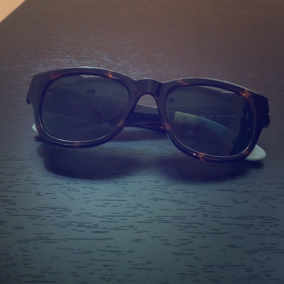 TOMS Sunglasses in Tortoise Cat Eye 😍