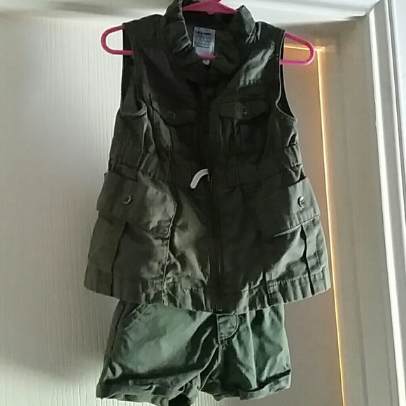 Toddler girl vest and shorts