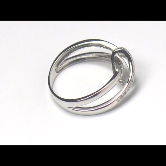 10k White Gold Diamond Women's Ring