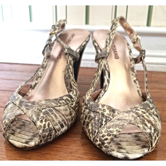 ✨HP✨Arturo Chiang Snakeskin Heels - Picture 2 of 4