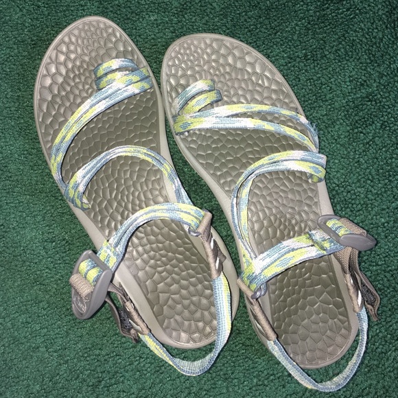 Size 8 Green and Blue Chacos