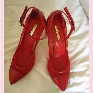 BCBGeneration Cynthia Pumps👠