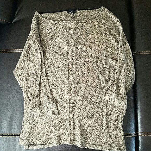 3/4 gold & black shirt