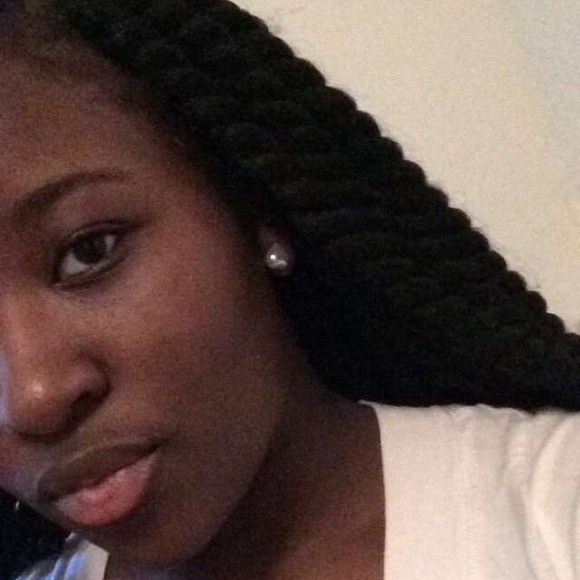 Meet your Posher, Kayla