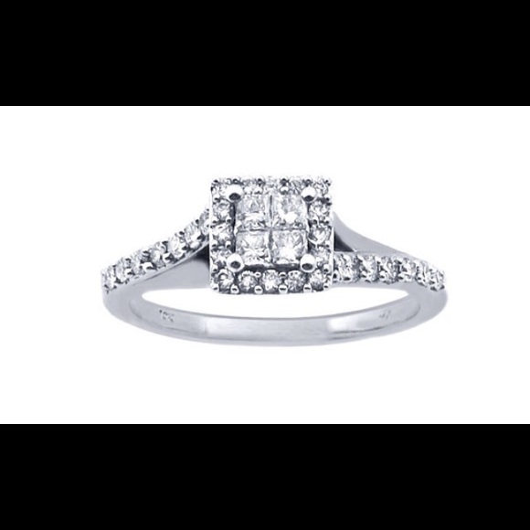 10k White Gold Diamond Women's Cluster Ring