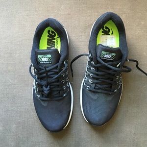 Nike air zoom Pegasus 32 flash. US 7.5.