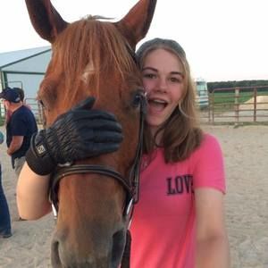 Meet your Posher, Alyssa