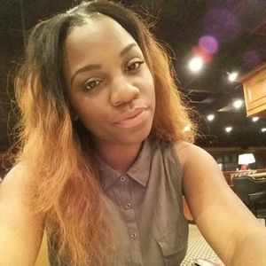 Meet your Posher, Delicia