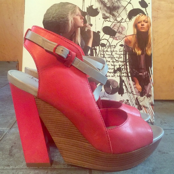 Maria Sharapova by ColeHaan Arlington Wedge