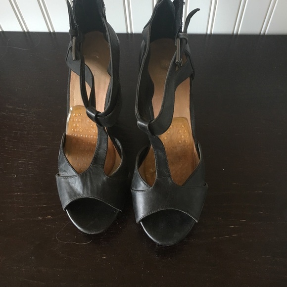 Black Aldo Wedges - Picture 1 of 3