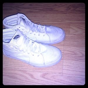 All white vans❕