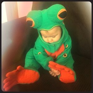 Frog costume neutral