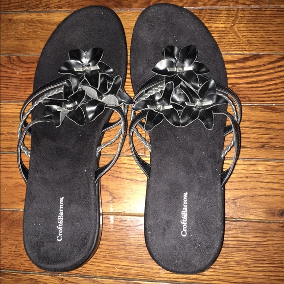 NWOT black wedge sandal