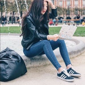 Adidas worn twice blue could fit a 7