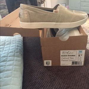 Toms sneakers