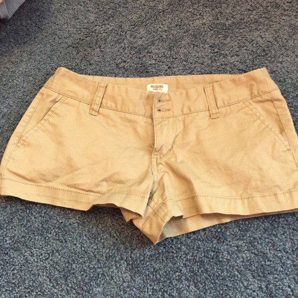 mossimo khaki shorts