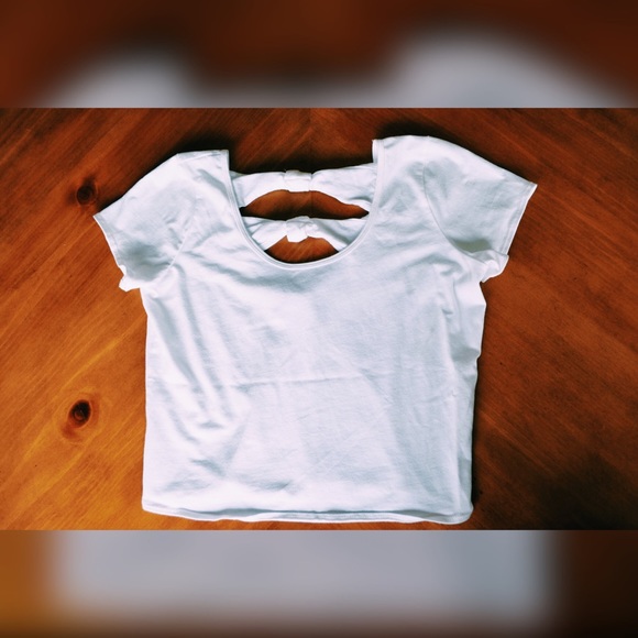 Abercrombie & Fitch Tops - Abercrombie & Fitch Crop Top