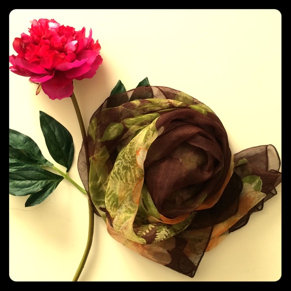 Silk-like floral scarf - Picture 1 of 4