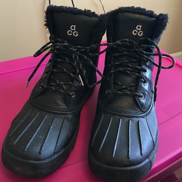 used nike boots