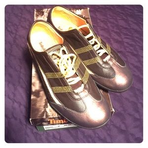 Womens sz 8 Timberland shoes NEW