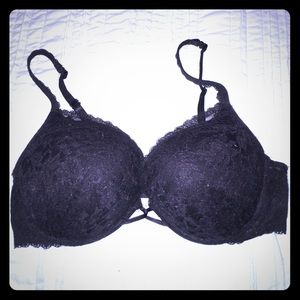 Black lace Bombshell bra EUC!