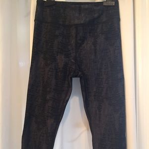 Under armour compression capris