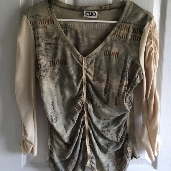 Casual gathered shirt
