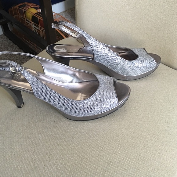 High Heels - Picture 2 of 4