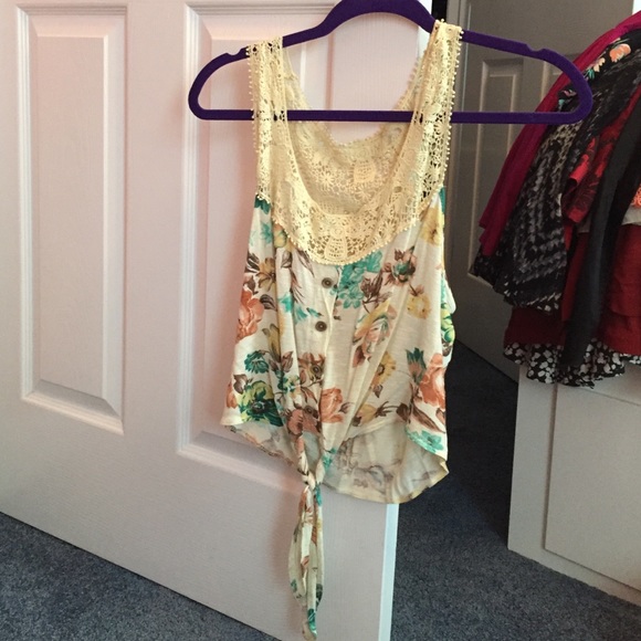 delias tank top