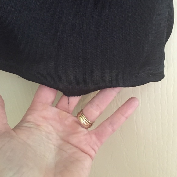 Solid black basic top from Gap - Picture 3 of 3