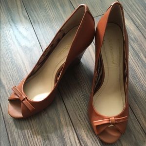 BCBGeneration Peep toe Wedges with bow