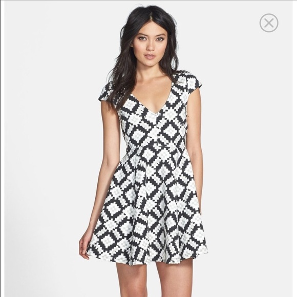 NWT MINKPINK Abstract Graphic Skaterskirt Dress XS
