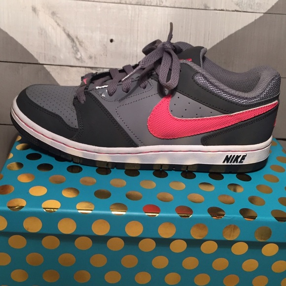 Nike Shoes - Nike shoes