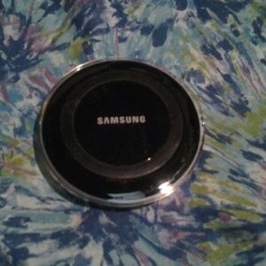Samsung wireless charhing pad