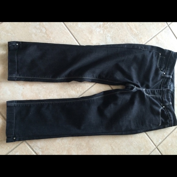 White House black market Capri jeans