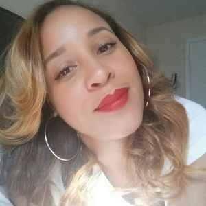 Meet your Posher, Dionne